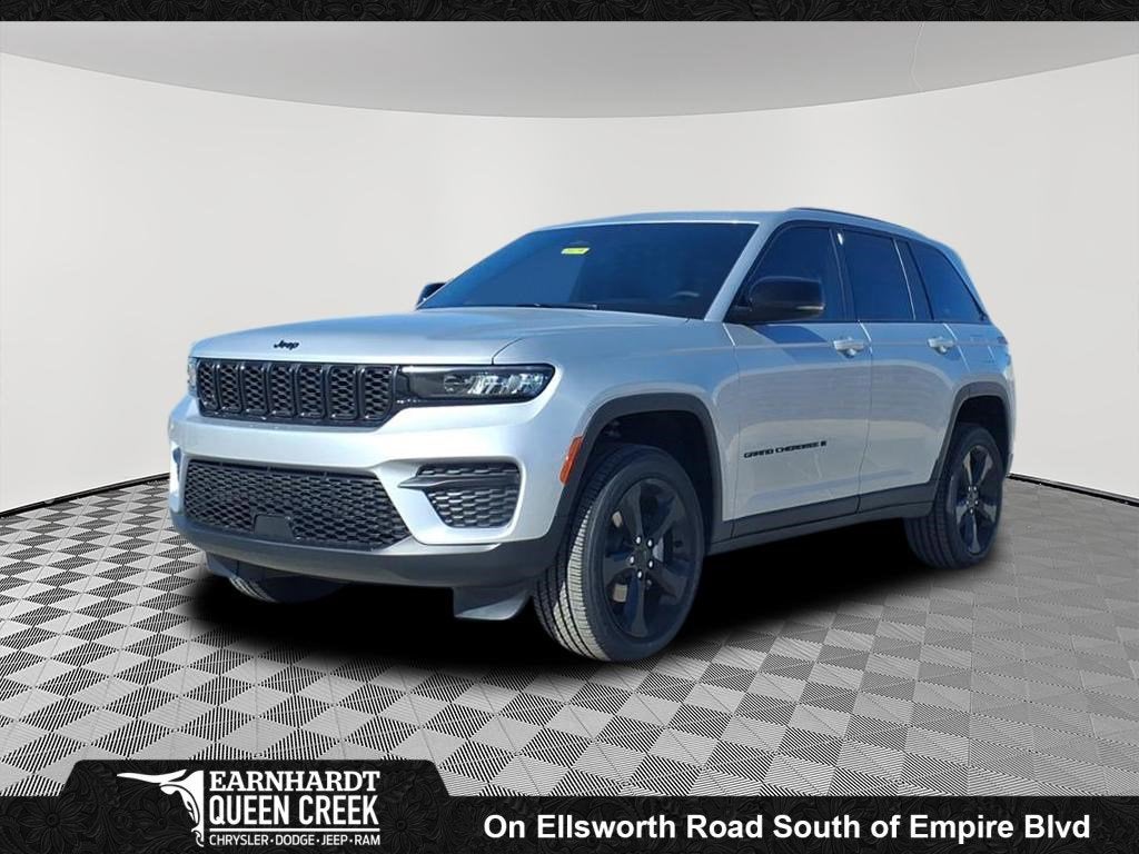 2025 Jeep GRAND CHEROKEE Laredo