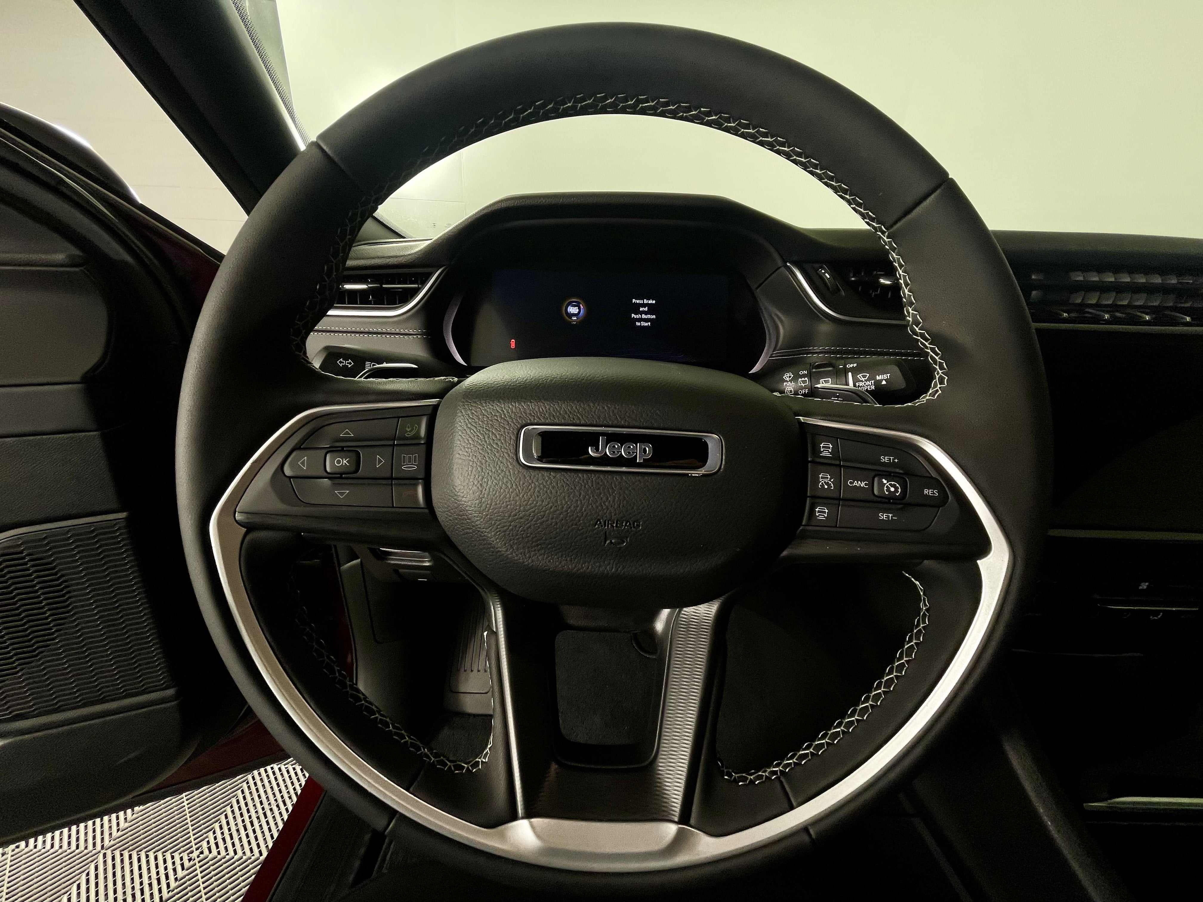 2025 Jeep Grand Cherokee Laredo