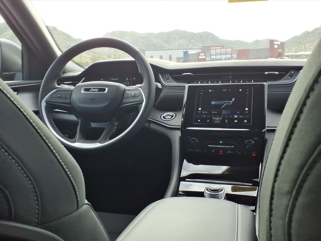 2025 Jeep Grand Cherokee Laredo X