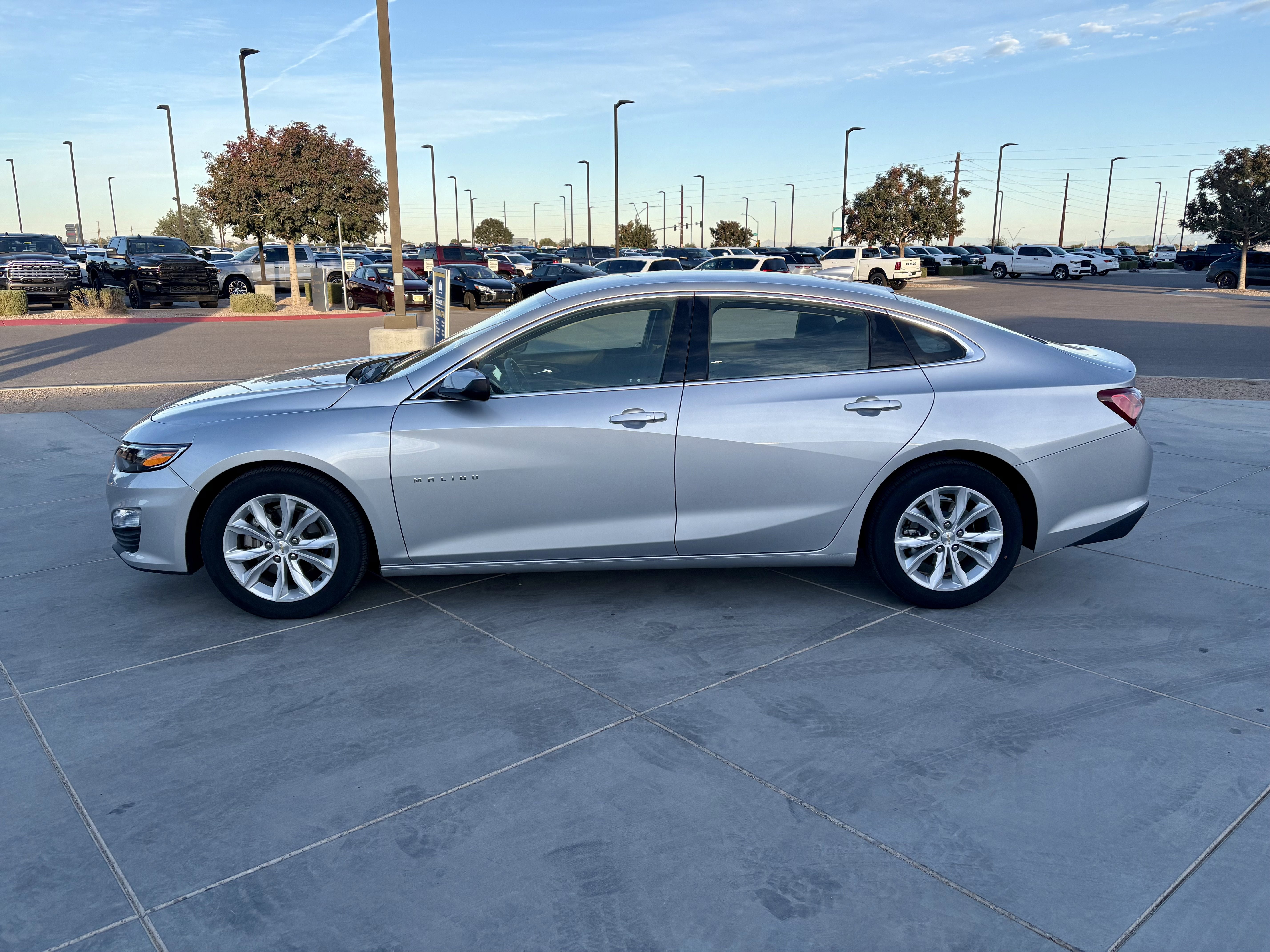 Used 2022 Chevrolet Malibu 1LT with VIN 1G1ZD5STXNF140165 for sale in Queen Creek, AZ