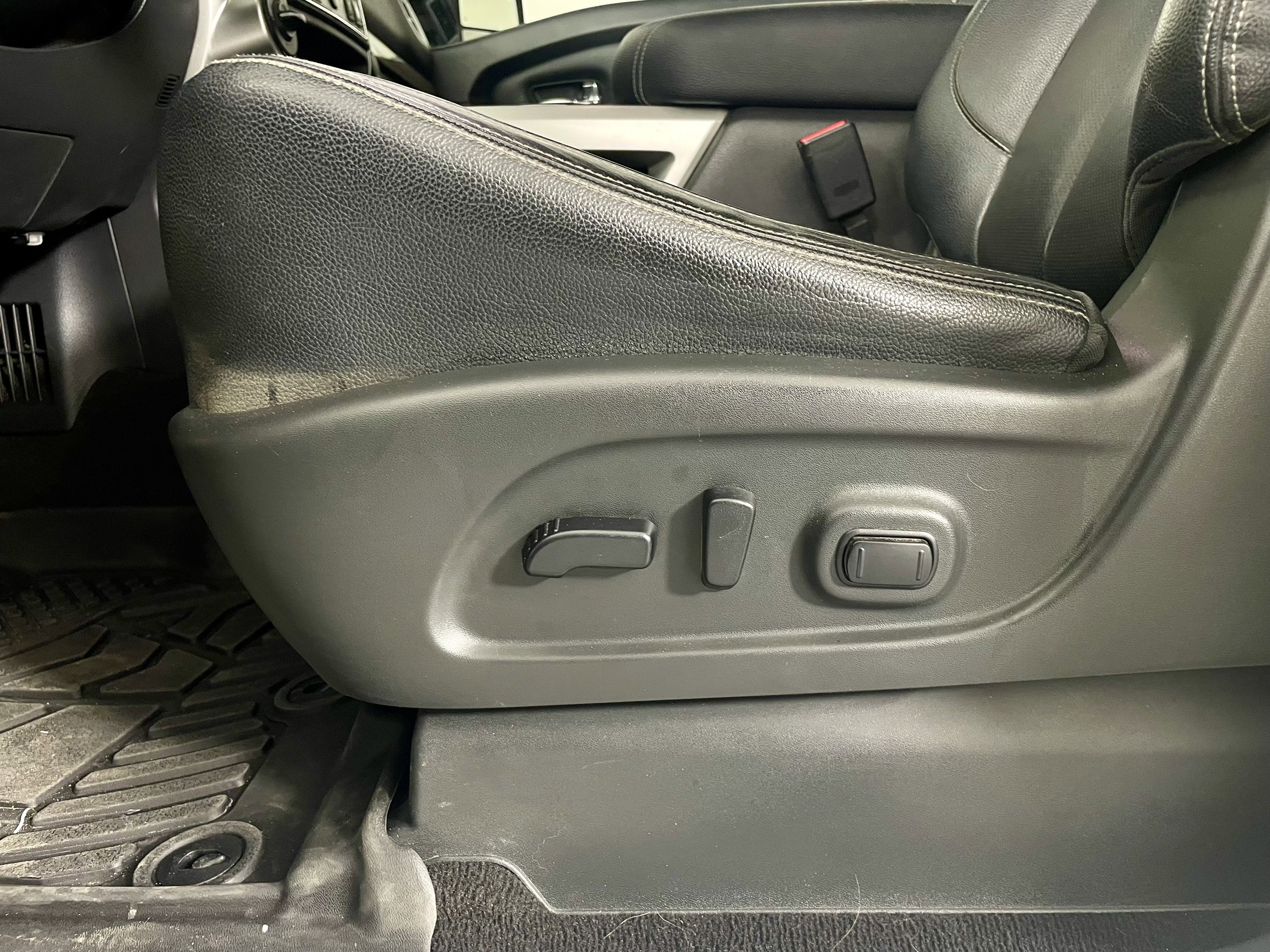 2020 Nissan Titan SL