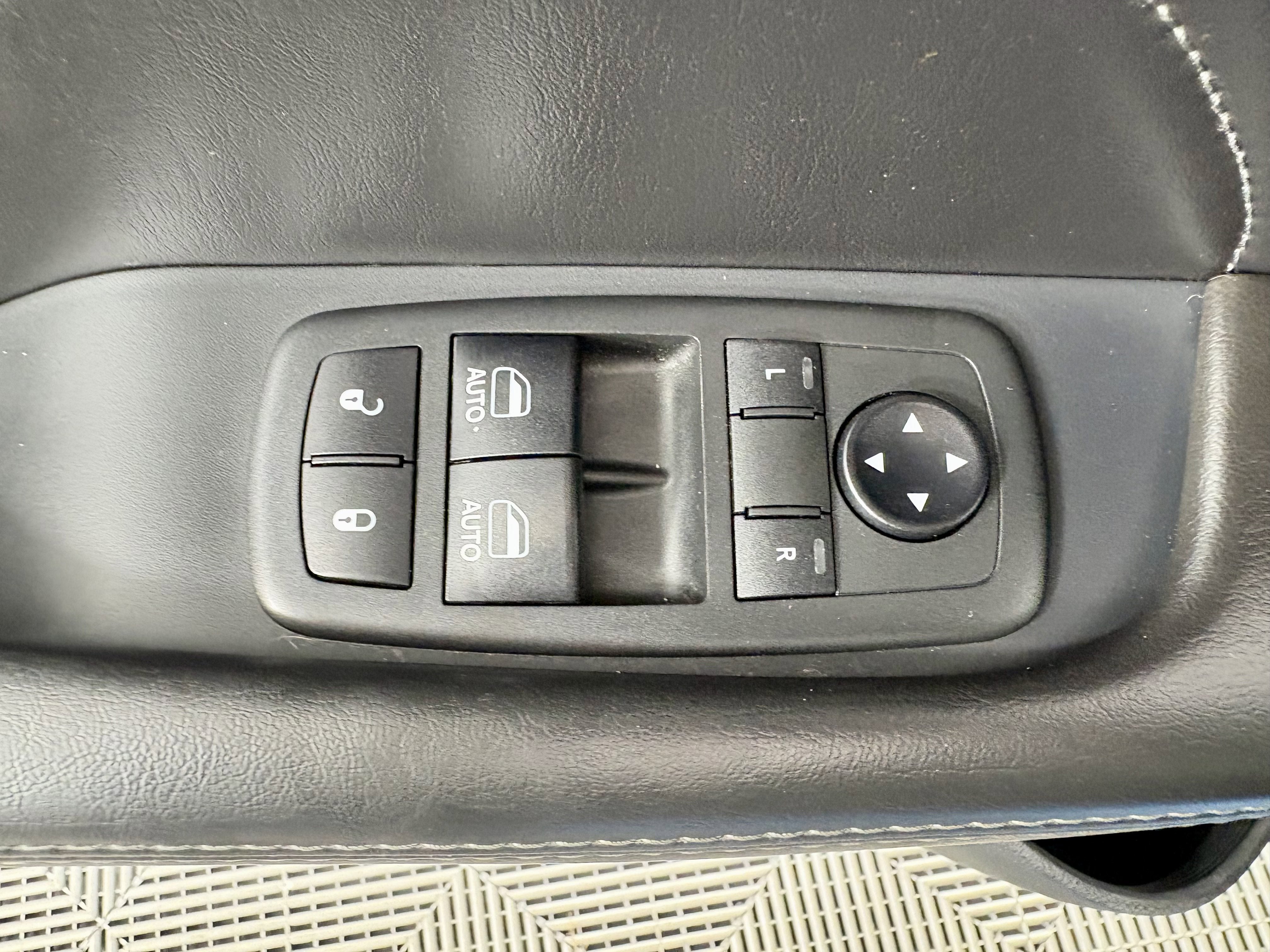 2018 Dodge Challenger 392 Hemi Scat Pack Shaker