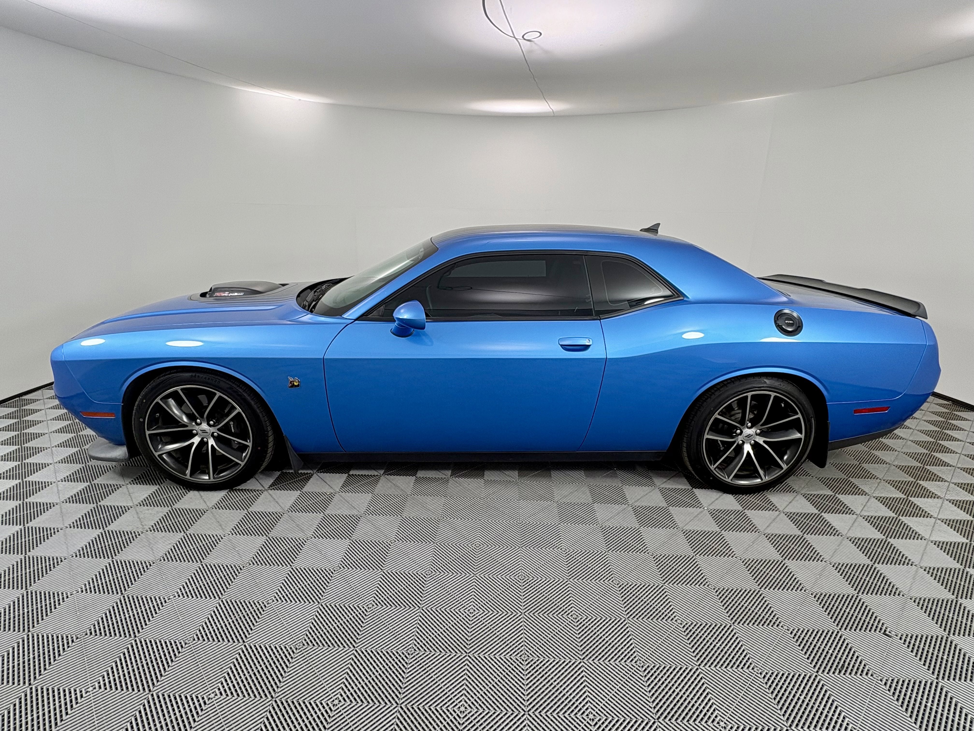 2018 Dodge Challenger 392 Hemi Scat Pack Shaker