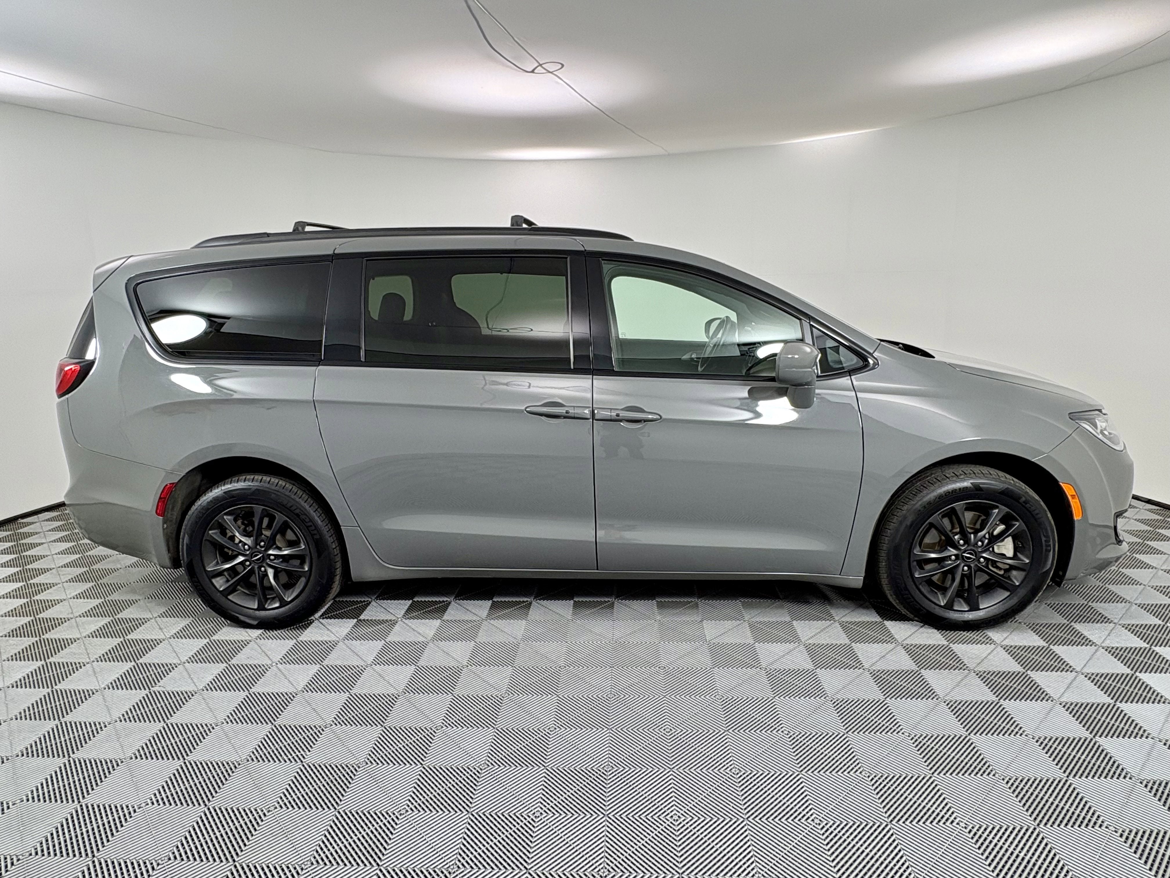 2020 Chrysler Pacifica Launch Edition