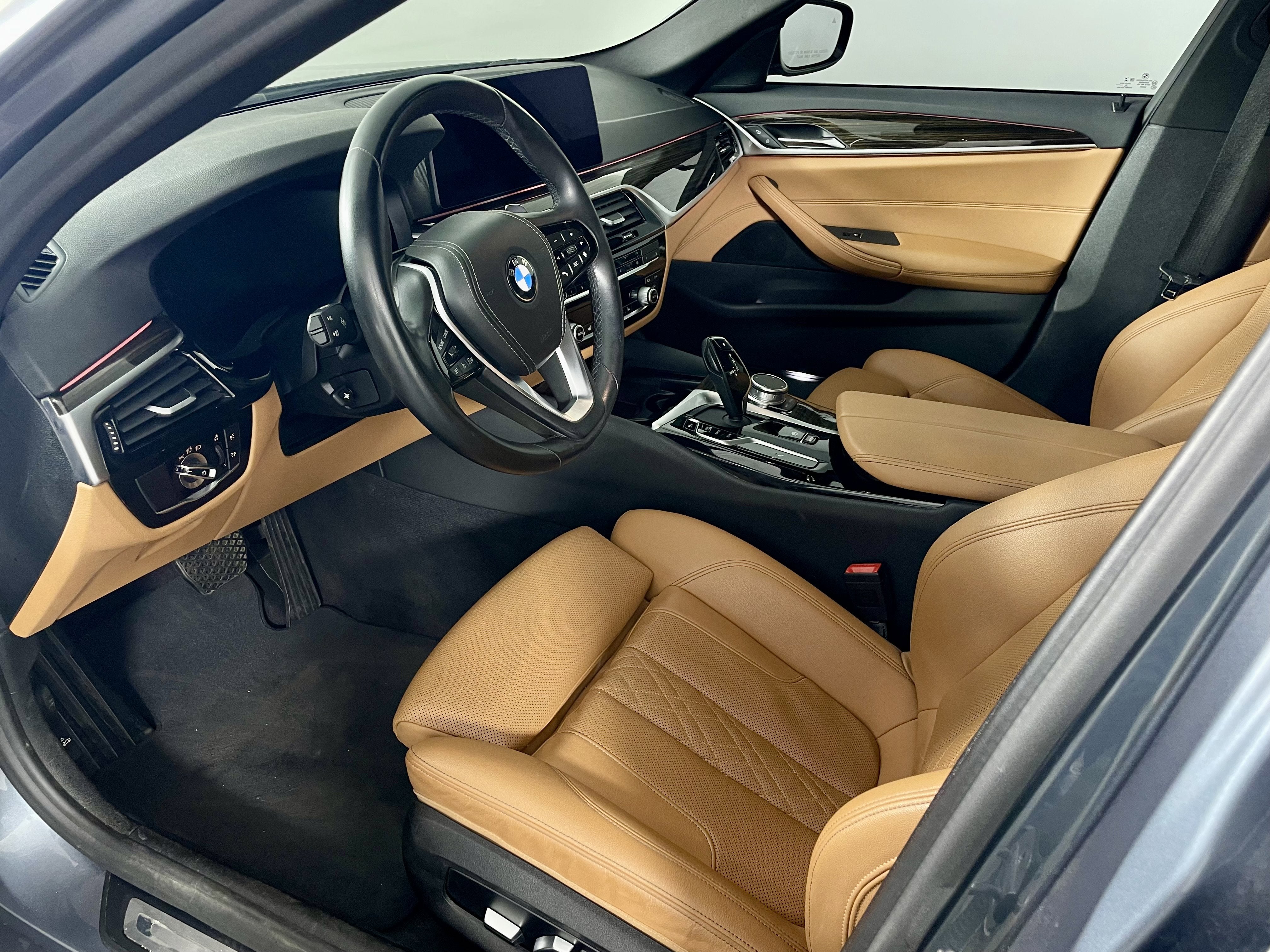 2021 BMW 5 Series 530i